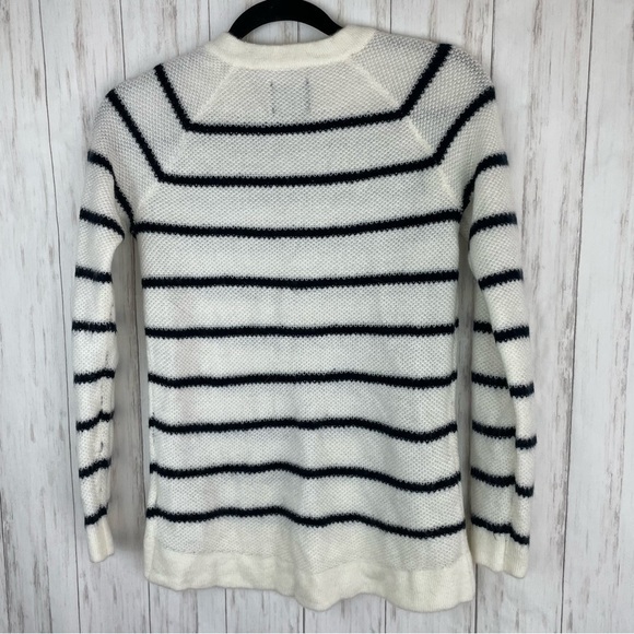 Abercrombie & Fitch NWT black and white striped fuzzy sweater XS - Picture 4 of 4